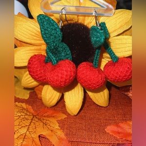 Cherry knitted earrings NEW 💥